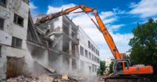 Промышленный демонтаж зданий Чайковский, цена от 2906 руб.